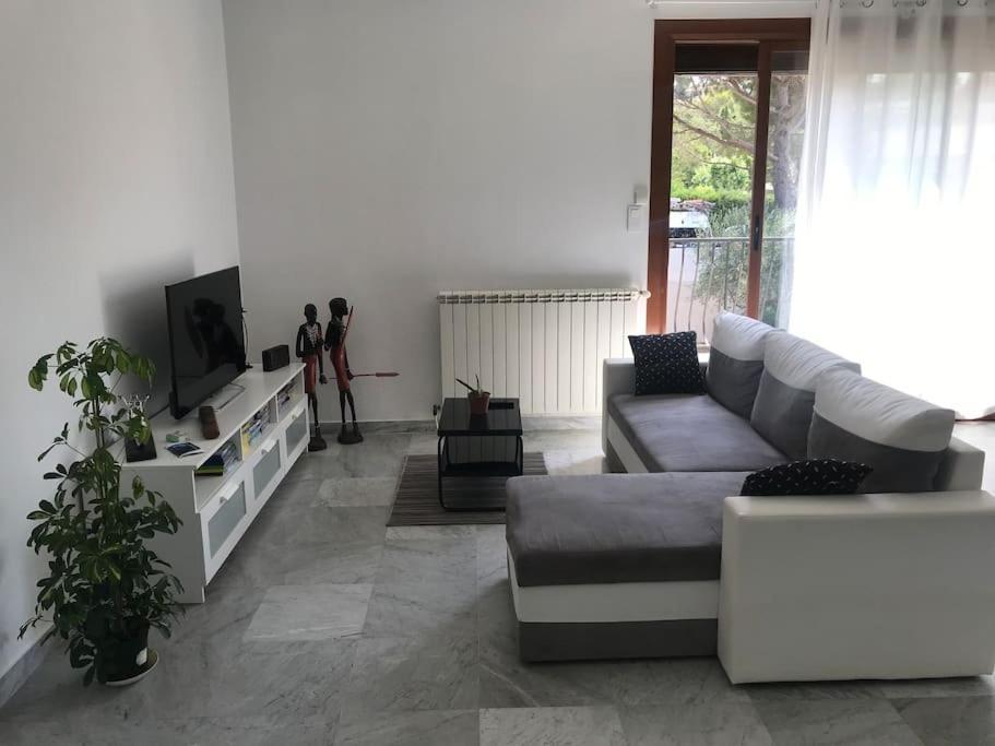 Haut De Maison Entierement Renove Avec Garage カルヌー＝アン＝プロバンス エクステリア 写真